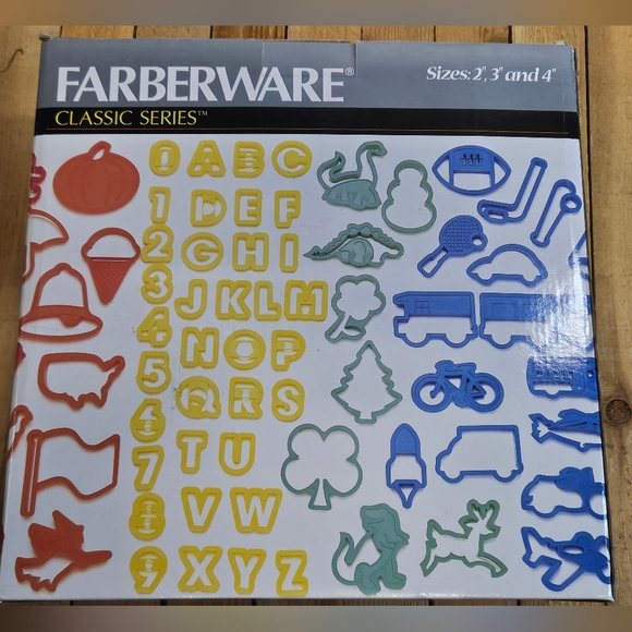 NIB - FARBERWARE - CLASSIC SERIES - 100 PIECE COOKIE CUTTER SET - Picture 2 of 4